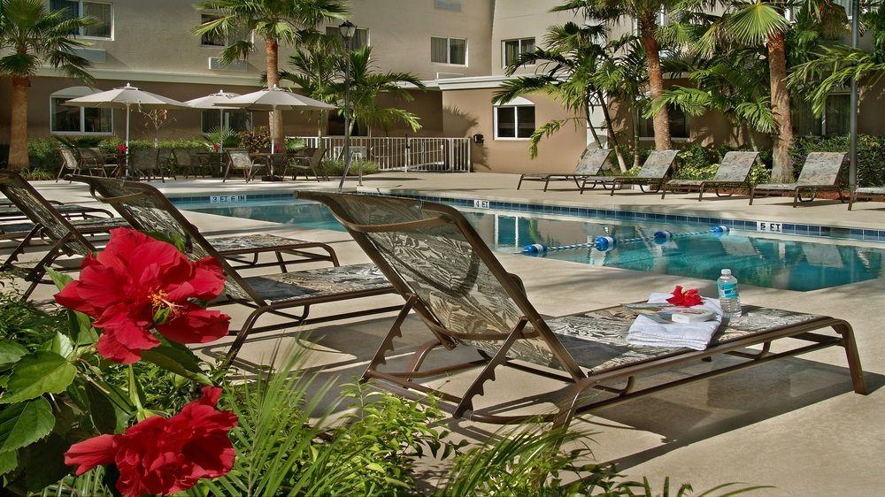 Holiday Inn Express West Palm Beach Metrocentre By Ihg Bagian luar foto