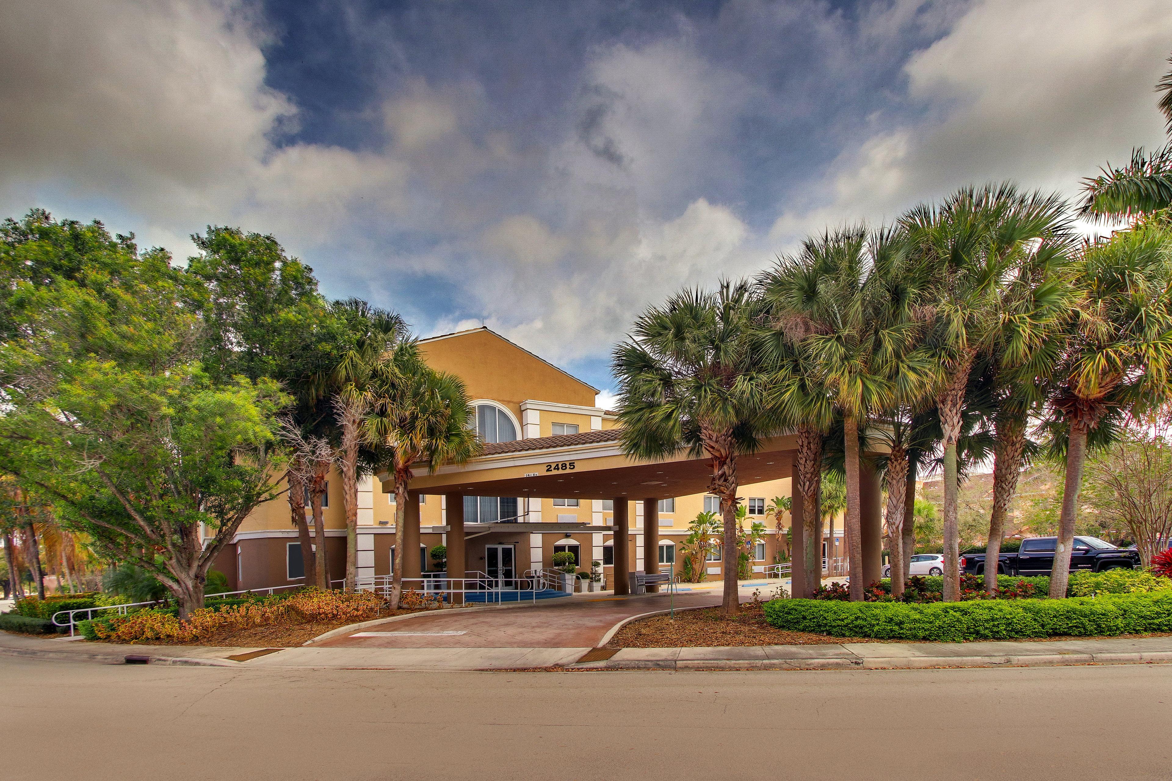 Holiday Inn Express West Palm Beach Metrocentre By Ihg Bagian luar foto
